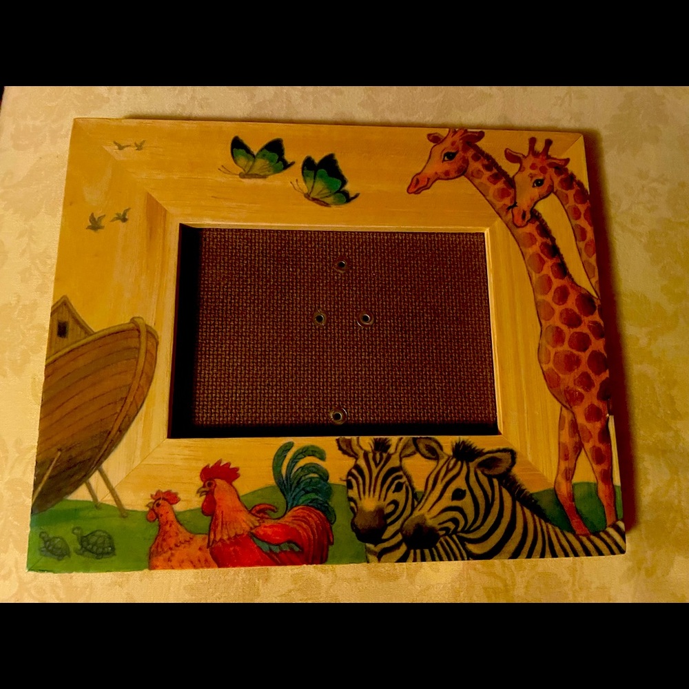 Noah’s Ark photo frame, holds a 4 x 6 photo.